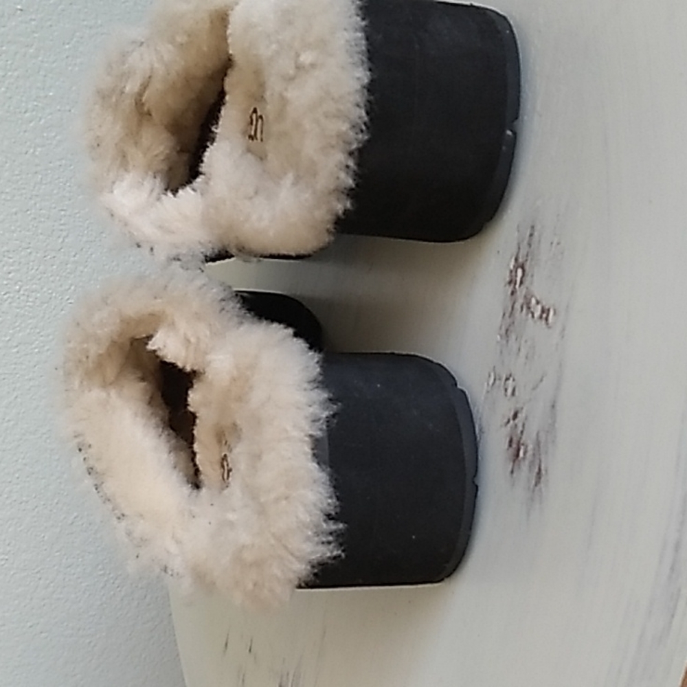 UGG Black  Sheepskin Lined Clogs Girls Youth 5237 - Picture 5 of 16